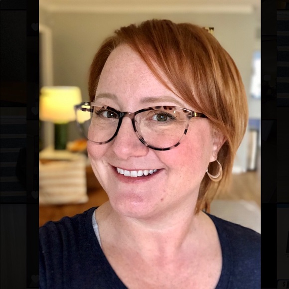 Profile Picture of Marian Williams (@mconsola) on Poshmark