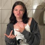 Profile Picture of FREYJA ARYAN PUCHER (@m0mmyaryan) on Instagram