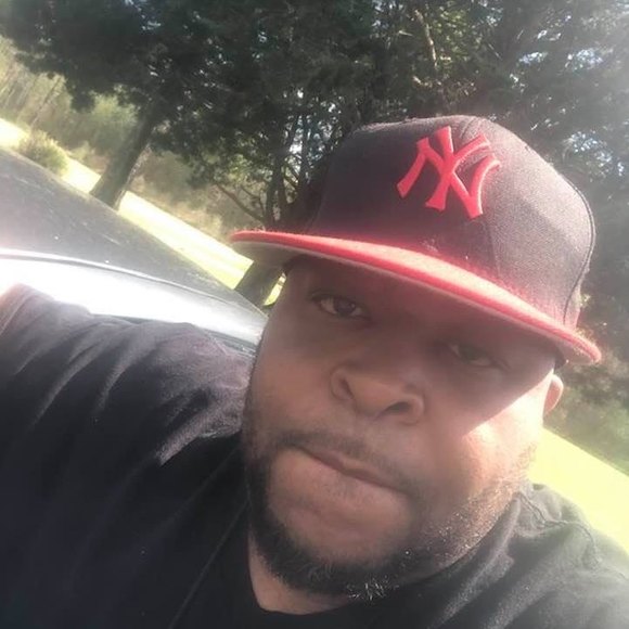 Profile Picture of Craig Stokes (@csmooth850) on Poshmark