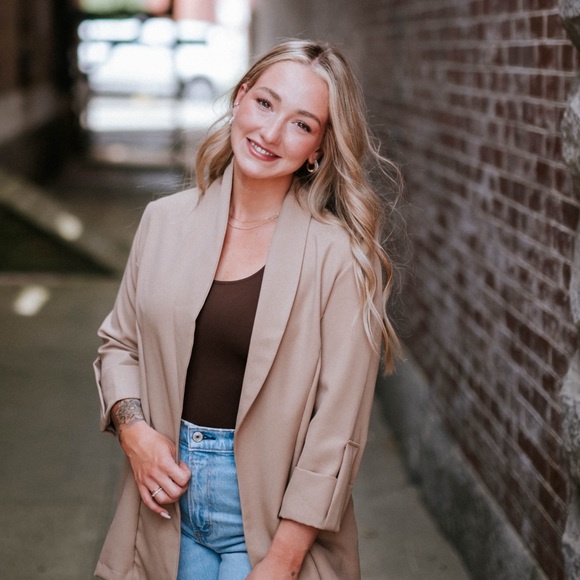 Profile Picture of Lexie Dimaria (@lexie_dimaria) on Poshmark