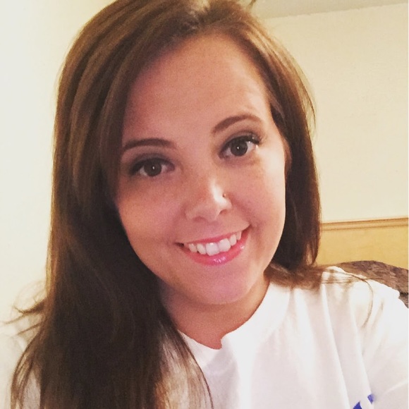 Profile Picture of Tabitha Higgs (@tabithaphx3) on Poshmark