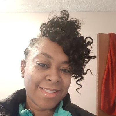 Profile Picture of Erica (@ericahearn3) on Twitter