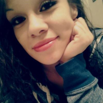 Profile Picture of Roxanne Alvarez (@RoxanneAlvare15) on Twitter