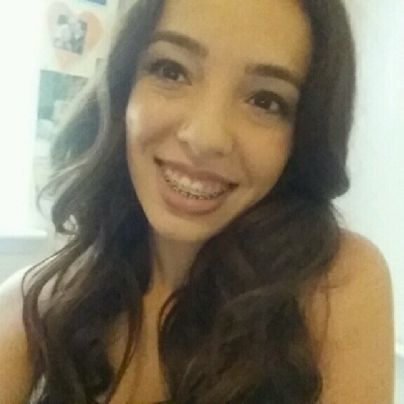 Profile Picture of Savanna Alemar (@boriquachica00) on Poshmark