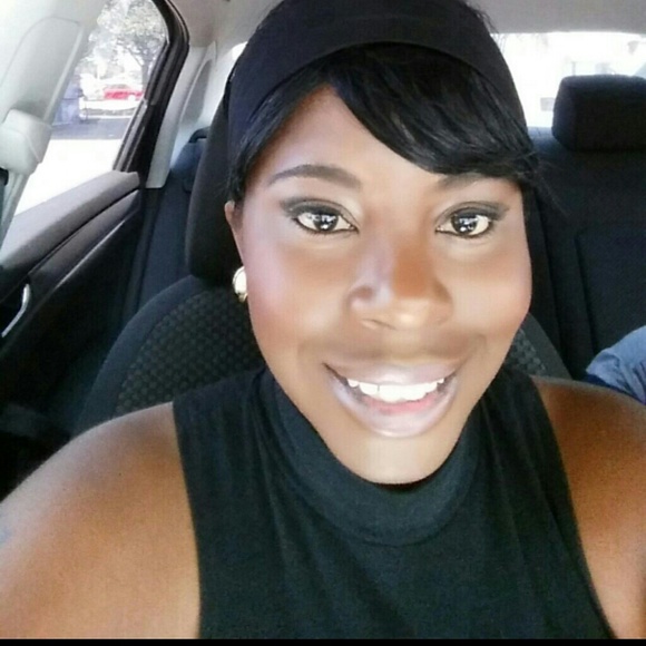 Profile Picture of Ursula Jacobs (@ursulaj) on Poshmark