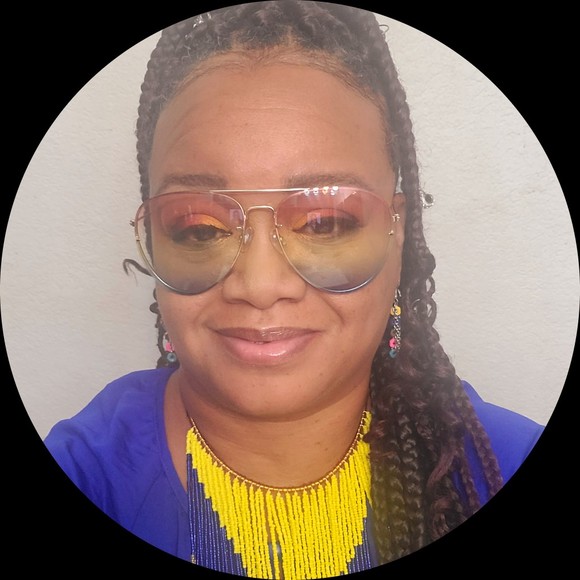 Profile Picture of Kim Ly (@kimme7969) on Poshmark