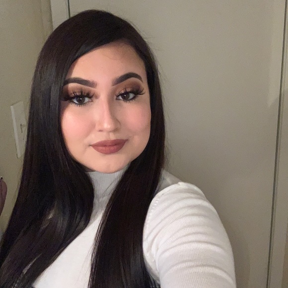 Profile Picture of Daniela Bonilla (@danielabonilla) on Poshmark
