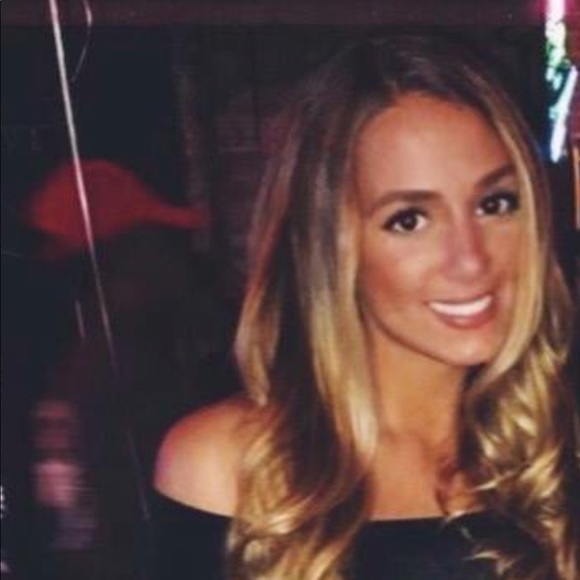 Profile Picture of Cameron Perrelli (@cameronperrelli) on Poshmark