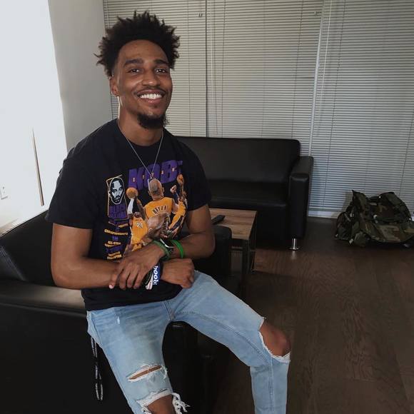 Vinn Bracey - Poshmark Profile Picture of Vinn Bracey (@vinn_bracey) on Poshmark