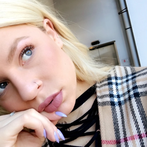 Julia Rosato - Poshmark Profile Picture of Julia Rosato (@juliarosato) on Poshmark