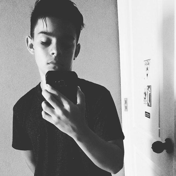 Profile Picture of Jordie Olachea (@jordieolachea) on Poshmark