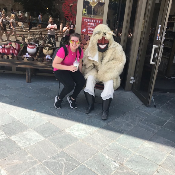 Profile Picture of Vanessa Torok (@vtorok) on Poshmark