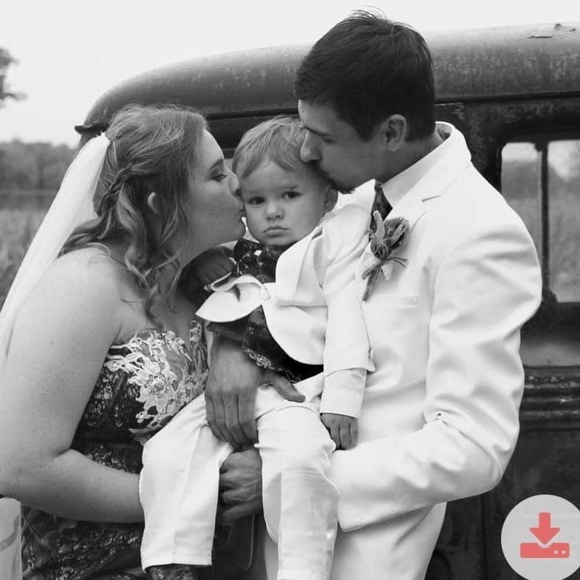 Profile Picture of Kylie Whitmarsh (@kmw1998) on Poshmark