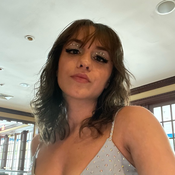 Profile Picture of Emilia Cafasso (@emiliacafasso) on Poshmark