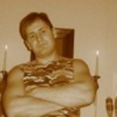 Profile Picture of Christopher Cerna (@boygoov) on Twitter