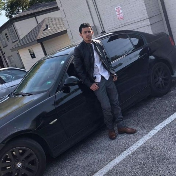 Profile Picture of Jairo Pérez (@jairo_7) on Poshmark