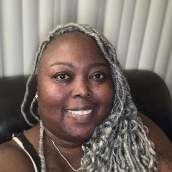 Profile Picture of Tamii Mcgee (@tamiitee) on Poshmark