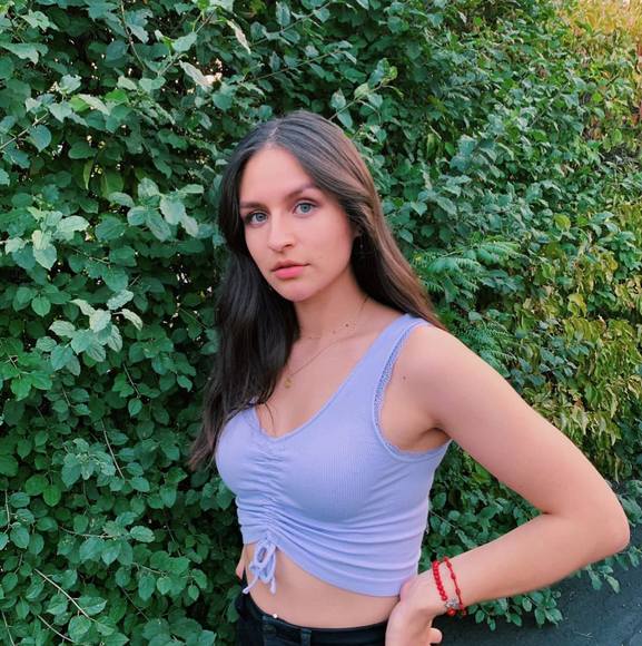 Profile Picture of Vanessa Rosas (@vanessarosas99) on Poshmark