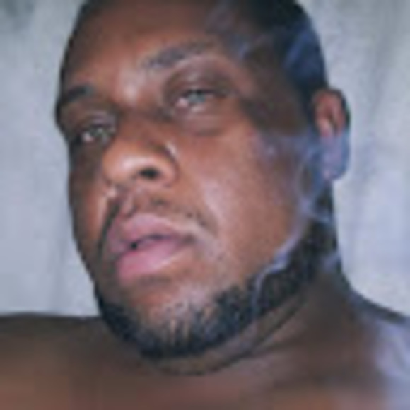 Profile Picture of Kenyatta Crenshaw (@kenyattacrensha) on Poshmark