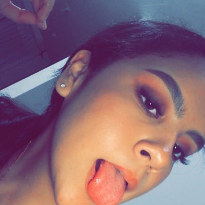 Profile Picture of Michelle_alejandre (@Michell65030444) on Twitter