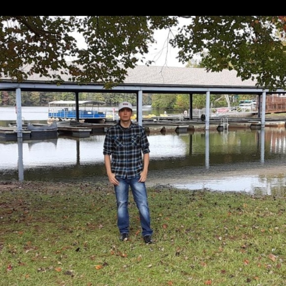 Profile Picture of Juan Jimenez (@musicforever305) on Poshmark