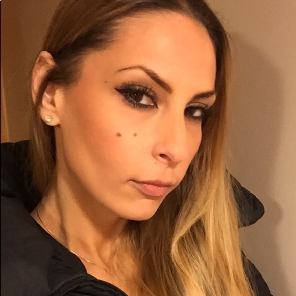 Profile Picture of Jaclyn Powar (@vankababy) on Poshmark