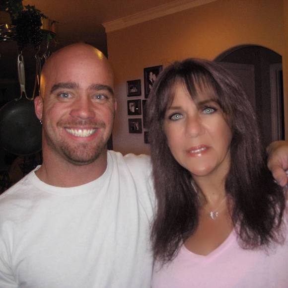 Elizabeth Etchason - Poshmark Profile Picture of Elizabeth Etchason (@prtyeyzs) on Poshmark