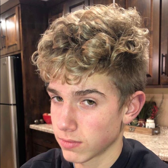 Profile Picture of Zac Kreuzer (@zkreuzer) on Poshmark