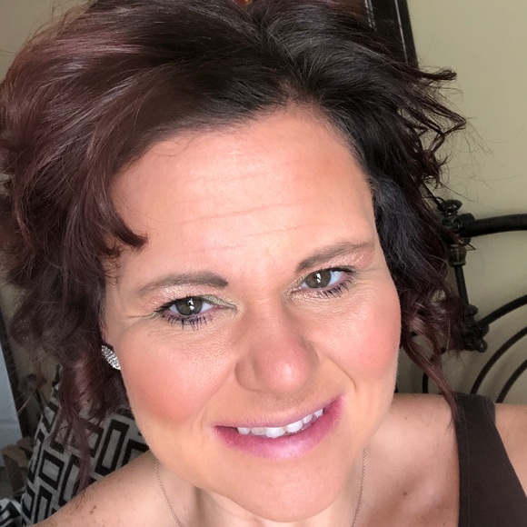 Profile Picture of Shauna Haggerty (@shaunahagg) on Poshmark