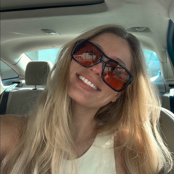 Profile Picture of Charlotte Wilson (@charlottewilly) on Poshmark