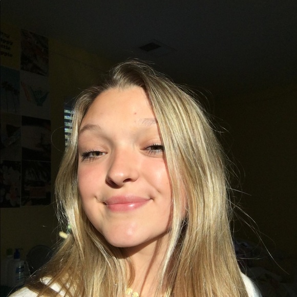 Profile Picture of Karrah Cattrell (@karrahcattrell) on Poshmark