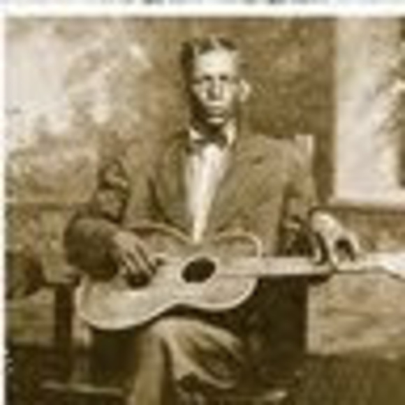 Profile Picture of Kenny Cannon (@kennycannon131) on Poshmark