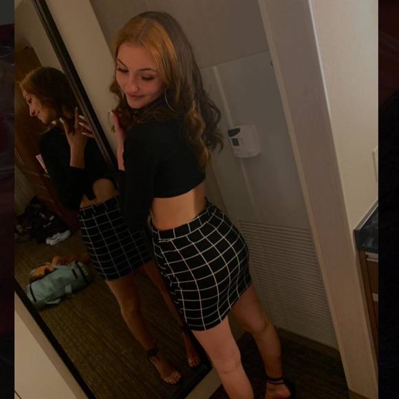 Profile Picture of Skye Watson (@skye1050) on Poshmark
