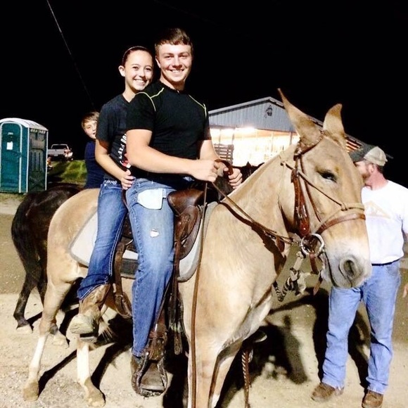 Profile Picture of Kayla Baliles (@kaylabaliles18) on Poshmark