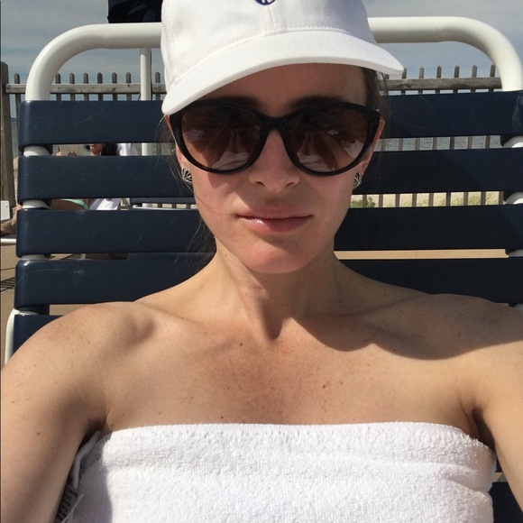 Profile Picture of Francesca Dijols (@fradijols) on Poshmark