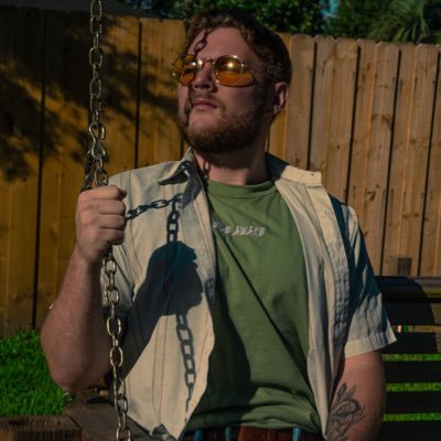 Profile Picture of Blake (@BakeBusby) on Twitter