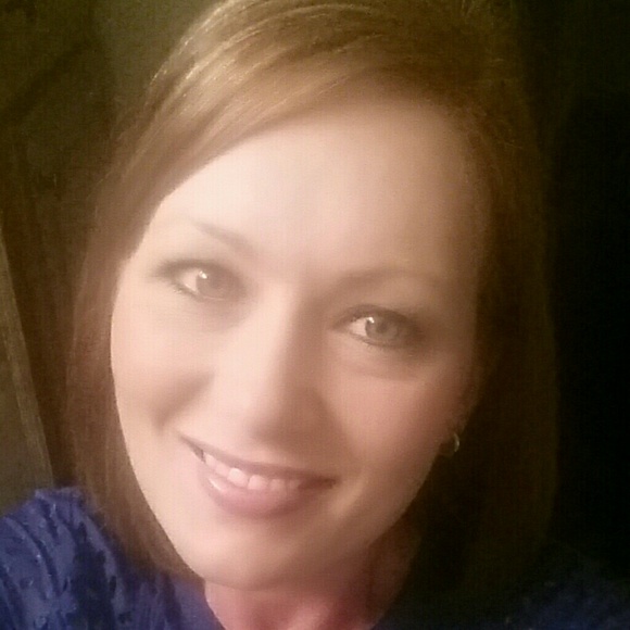 Profile Picture of Melisa Thomas (@melisa777) on Poshmark