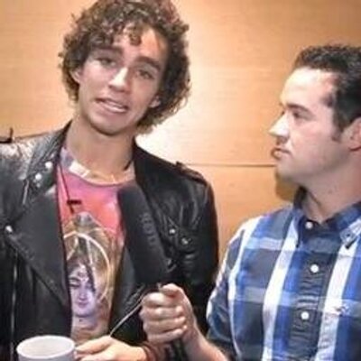 Profile Picture of RobertSheehanSpain (@Robertsheehanes) on Twitter