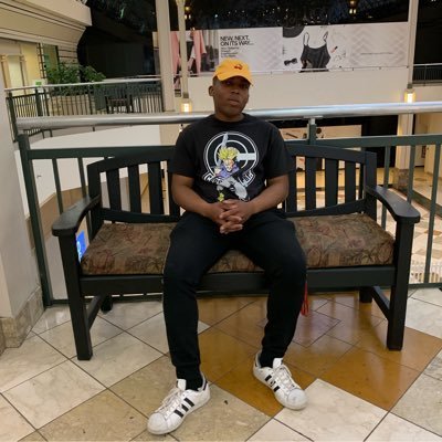 Profile Picture of James Munn (@HppyEND1NG) on Twitter