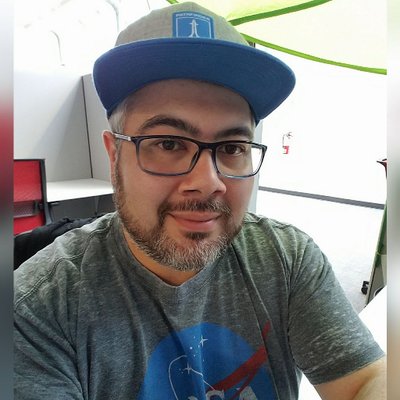 Profile Picture of Carlos Rivera (@HoodNerd19) on Twitter