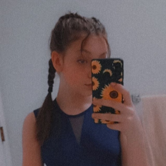 Profile Picture of Autumn Hanff (@autti17) on Poshmark