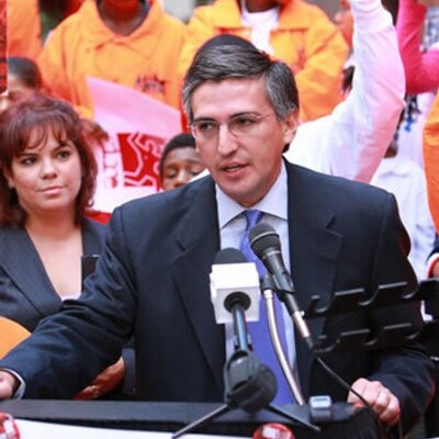 Profile Picture of Ricardo Munoz (@AldermanMunoz22) on Twitter