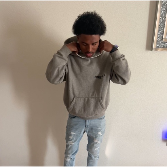 Profile Picture of Lee Daniels (@leeboutabag54) on Poshmark