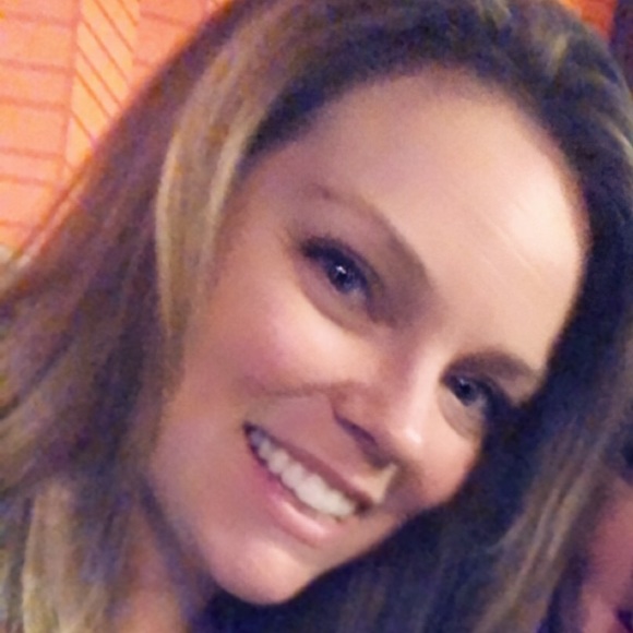 Profile Picture of Rena Dopke (@rdopke05) on Poshmark