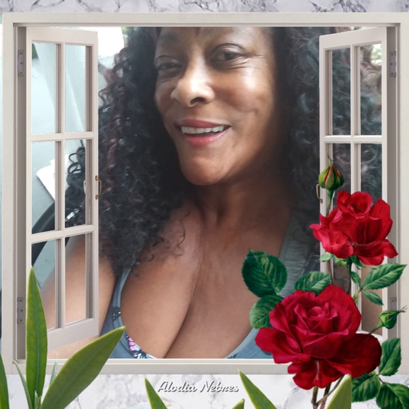 Profile Picture of Beverly Daniel (@beverlydaniel94) on Poshmark
