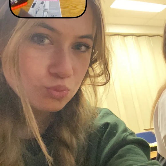 Profile Picture of Sarah Boucher (@sarahboucher488) on Poshmark