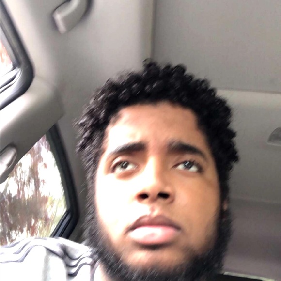 Profile Picture of Alex Pereira (@pereiraalex752) on Poshmark