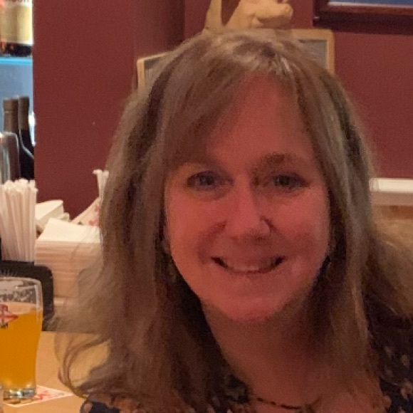 Profile Picture of Elise Anawalt (@epanawalt) on Poshmark