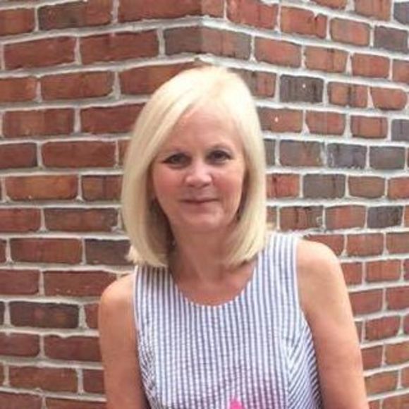 Profile Picture of Pam Matthews (@pammatthews3210) on Poshmark