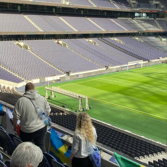 Profile Picture of Paige Murison (@paigemurison) on Poshmark